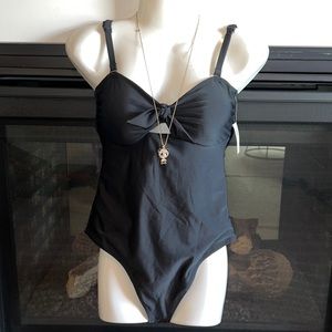 Old navy bathing suit Xs